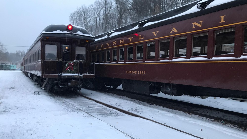 Santa Christmas Tree Express in Honesdale, PA November 25